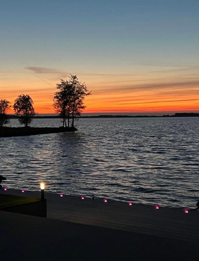 Luxus Cube Meerblick Veluwemeer Am Strand In Erster Reihe フルスホルスト エクステリア 写真