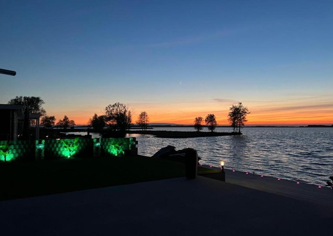 Luxus Cube Meerblick Veluwemeer Am Strand In Erster Reihe フルスホルスト エクステリア 写真